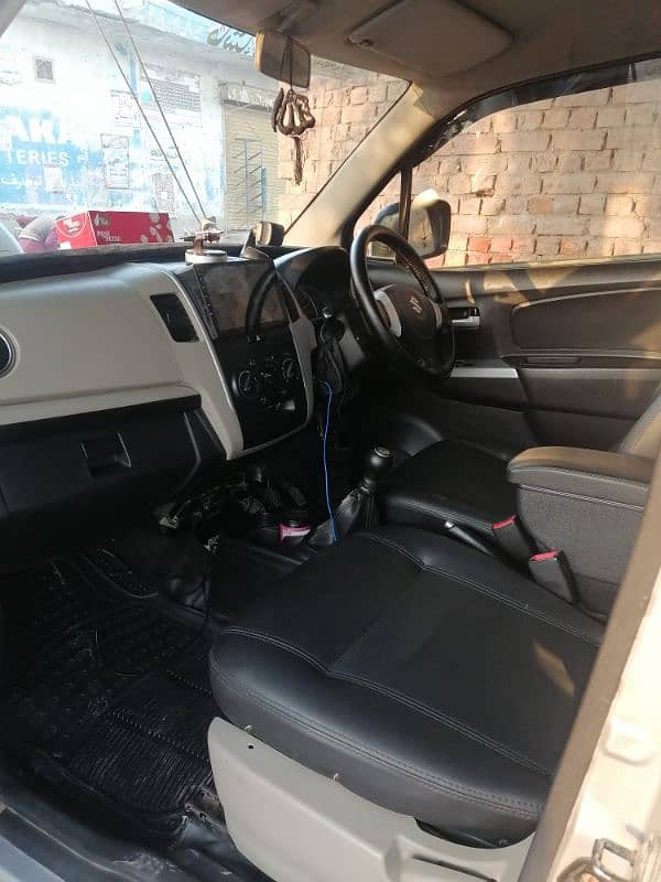 Suzuki Wagon R 2018 12