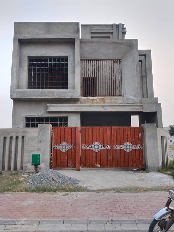 8 MARLA CORNER GREY STRUCTURE FOR SALE IN BAHRIA ORCHARD PHASE 3 Lahore 0