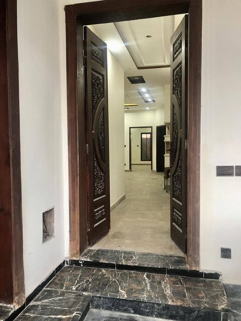 LDA Avenue 1 upper portion for rent 8