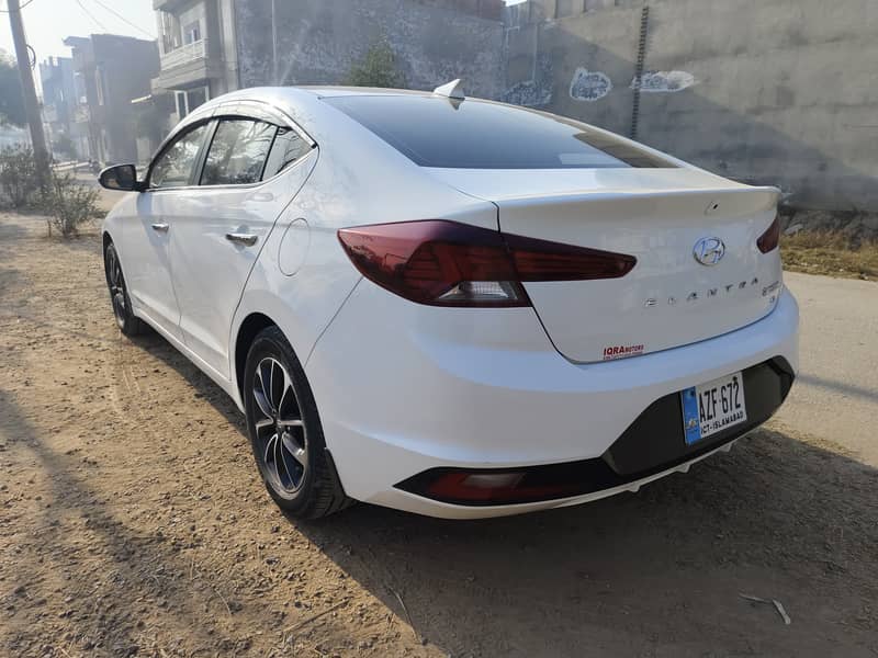 Hyundai Elantra 2022 1