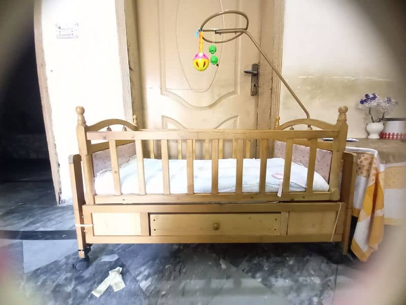 baby cot 1