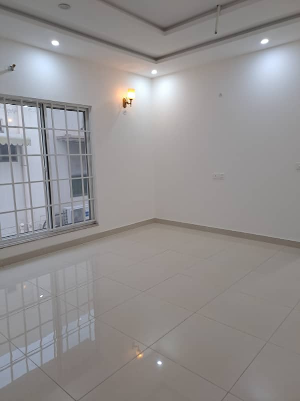 Valencia Housing Society Upper Portion For Rent 1