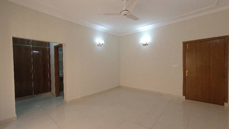 Ready To Buy A House 17 Marla In Askari 10 - Sector F 17