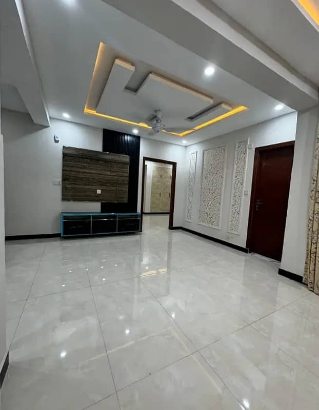 G-11/4 PHA D-Type Fully Renovated Tile Floor Flat For Sale 0