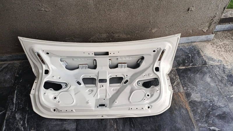 Honda City Car Trunk Lid/Diggi in White Colour (Model 2022) 4