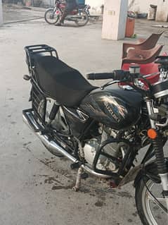 Suzuki GS 150 SE 2021