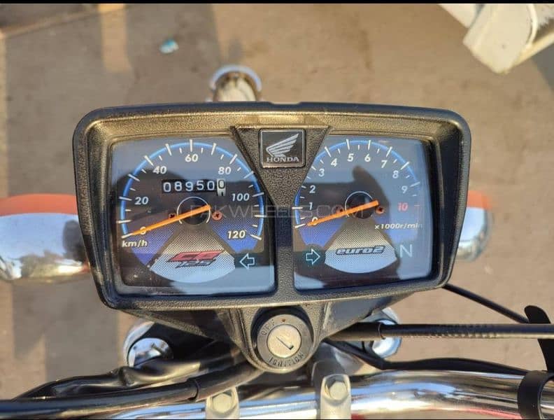 HONDA CG 125 2019 IN BRAND NEW CONDITION 4