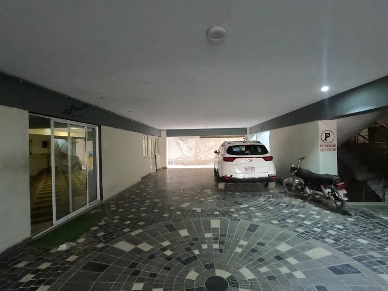 Prime Location 1000 Square Feet Flat For sale In North Nazimabad - Block M 5