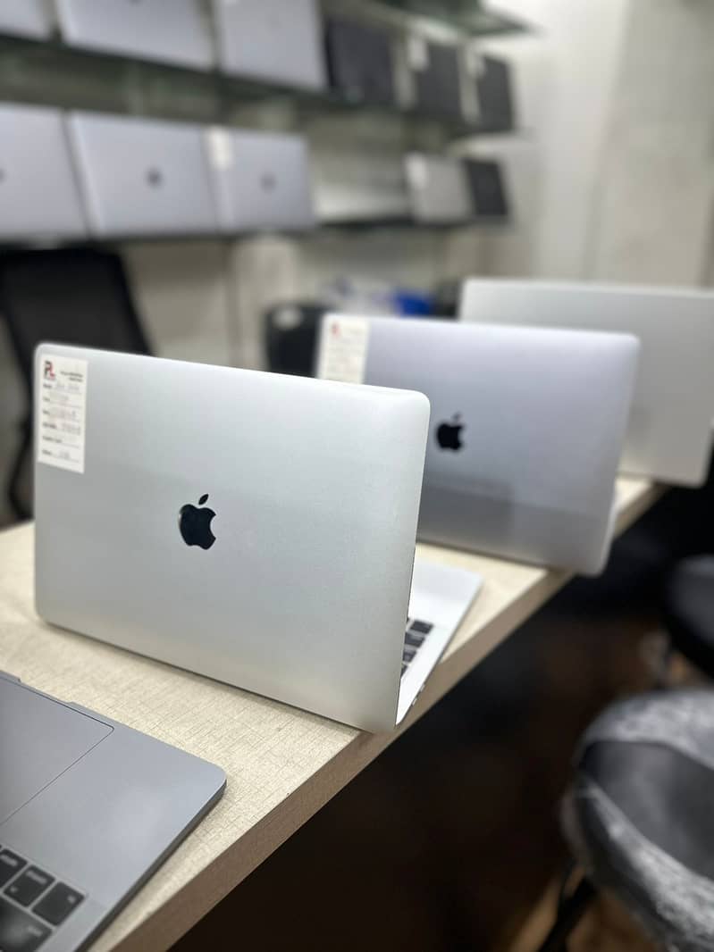 macbook pro 2