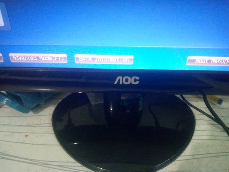 AOC LED Monitor 19 inch 10/10 condition 2