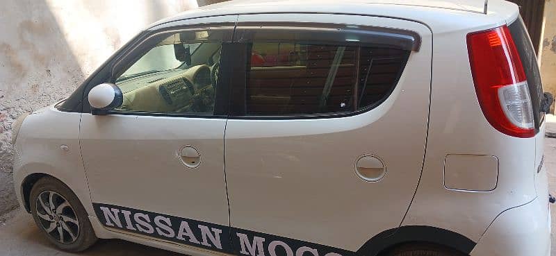 Nissan Moco 2013 11