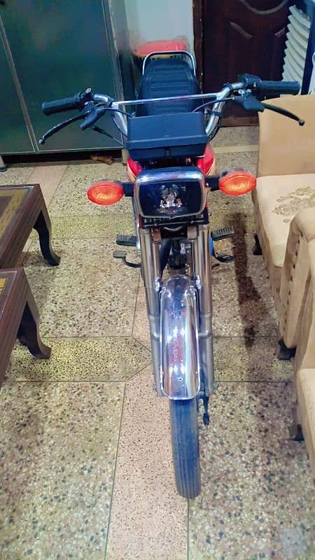 Honda 125 bilkul saaf condition ma haa 1