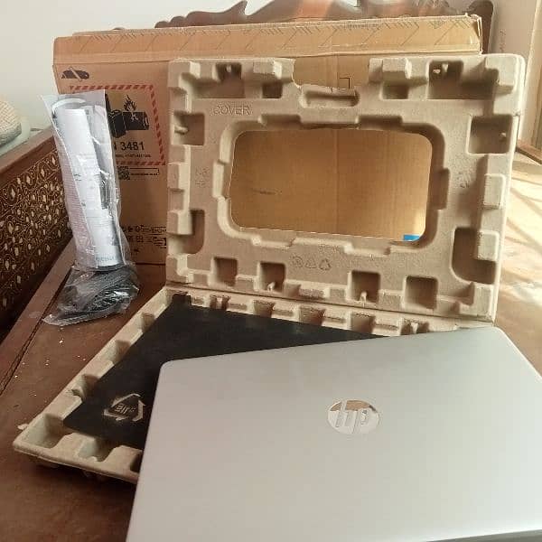 10/10 condition new laptop contact only whatapp03355533128 0