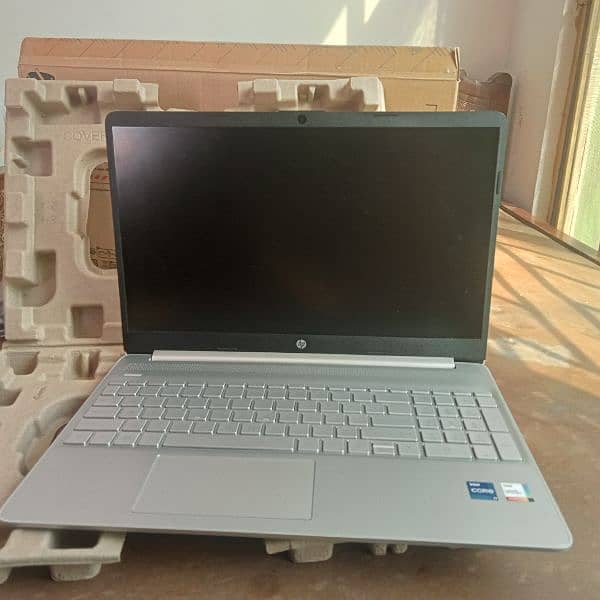 10/10 condition new laptop contact only whatapp03355533128 2