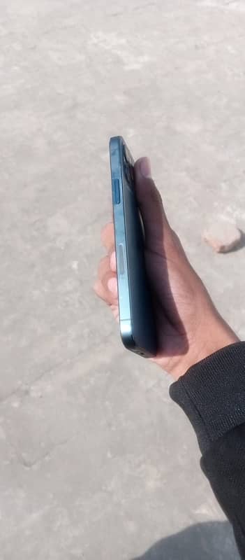 iPhone 12 Pro Urgent sale 80k se nechy waly contact na kre 7