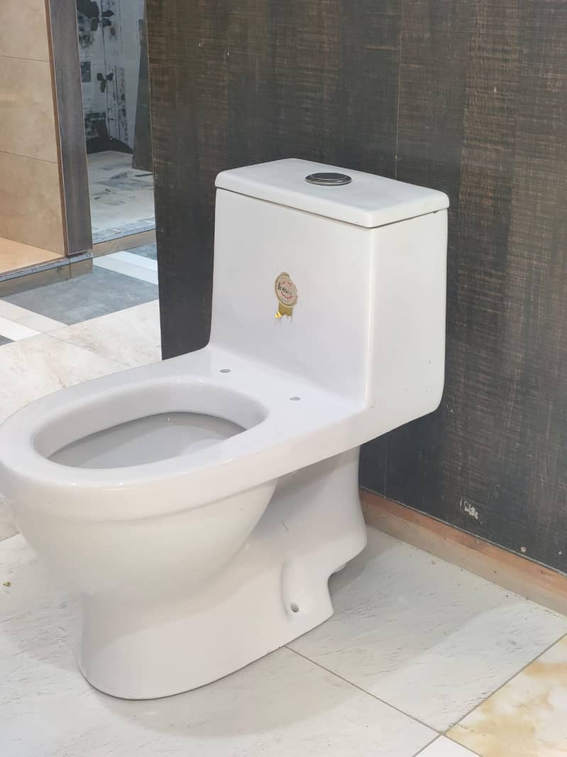 Toilet Commode ( brand new ) 1