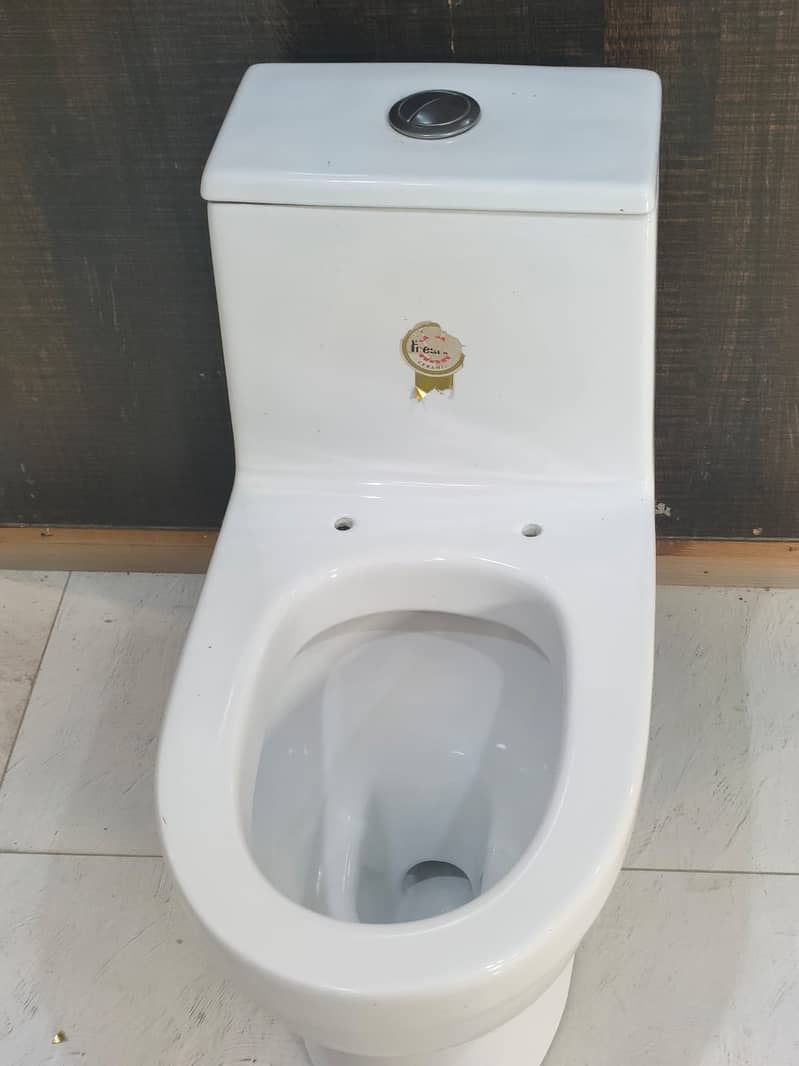 Toilet Commode ( brand new ) 2