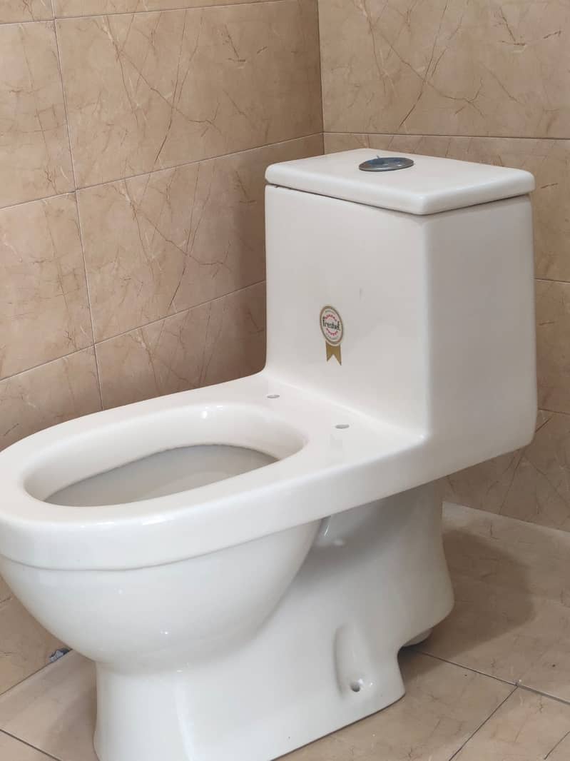 Toilet Commode ( brand new ) 3