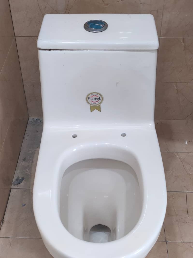 Toilet Commode ( brand new ) 4