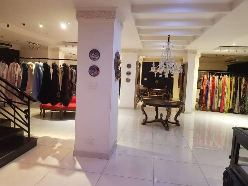 1600 Sq Ft Shop For Rent In Gulberg 3