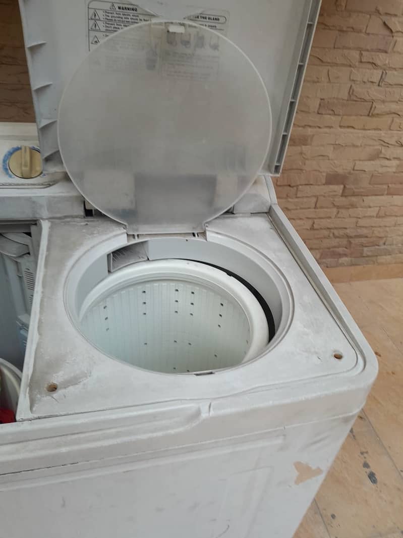 Haier12 kg washing machine with dryer 2