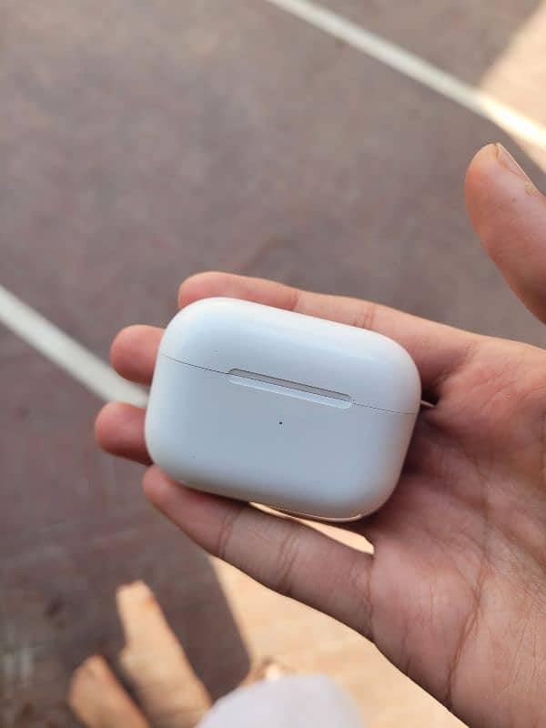 Apple AirPods Pro 0