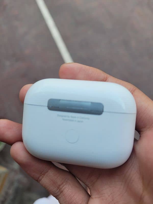 Apple AirPods Pro 4