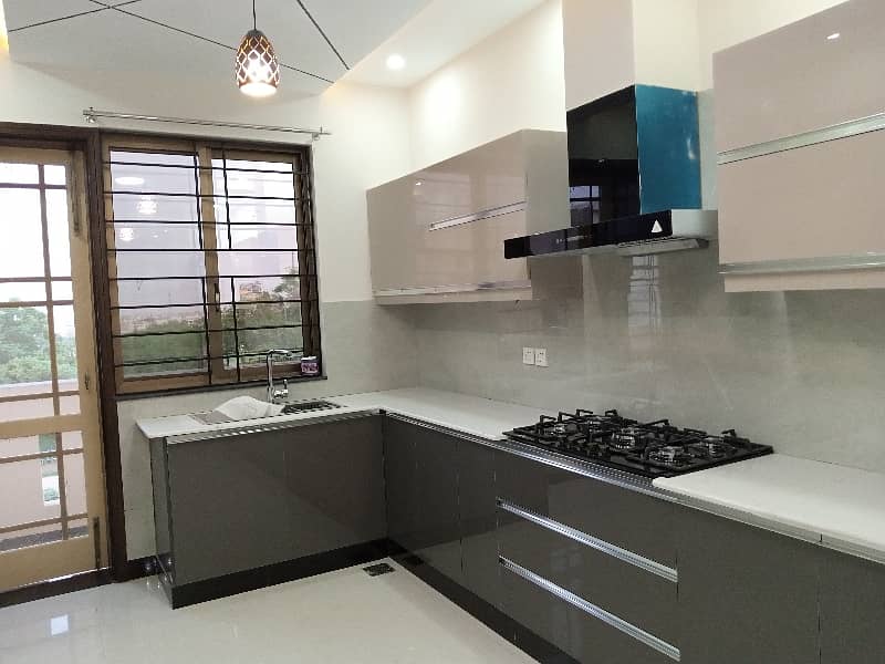 Upper Portion For Rent 3