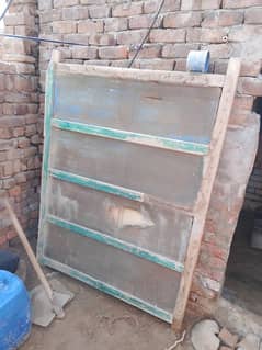 pure kachi lakarr ki window 5*4 taqreeban size good condition