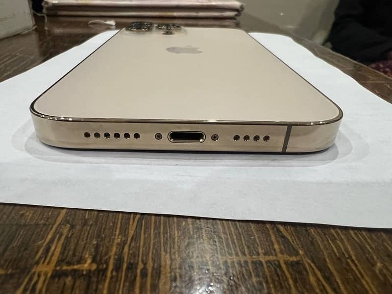 iphone 13 pro max golden color 512 gb pta apporved 2