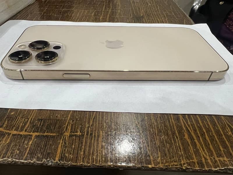 iphone 13 pro max golden color 512 gb pta apporved 5