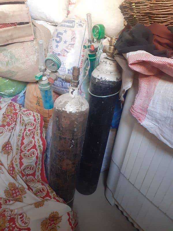 2 oxygen cylinders for sale urgent 0