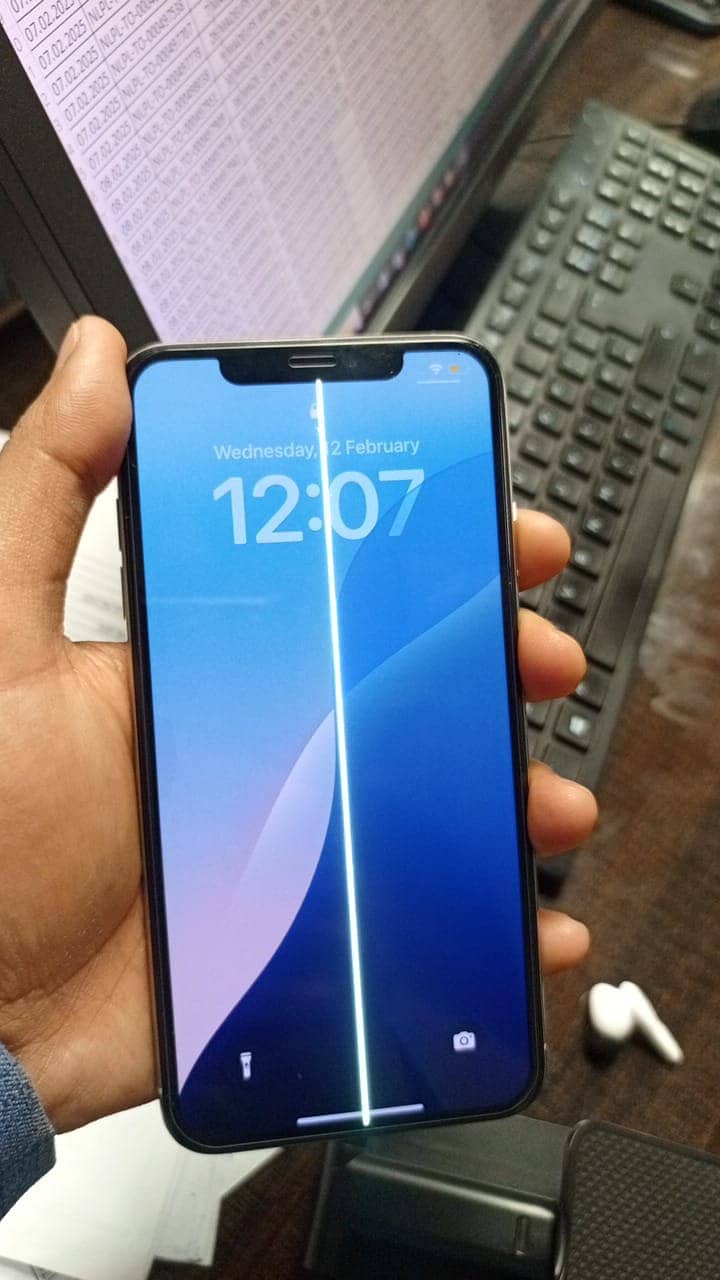 Apple iPhone XSMAX  NON PTA FACTORY UNLOCK EQUAL TO 11 11PRO 2