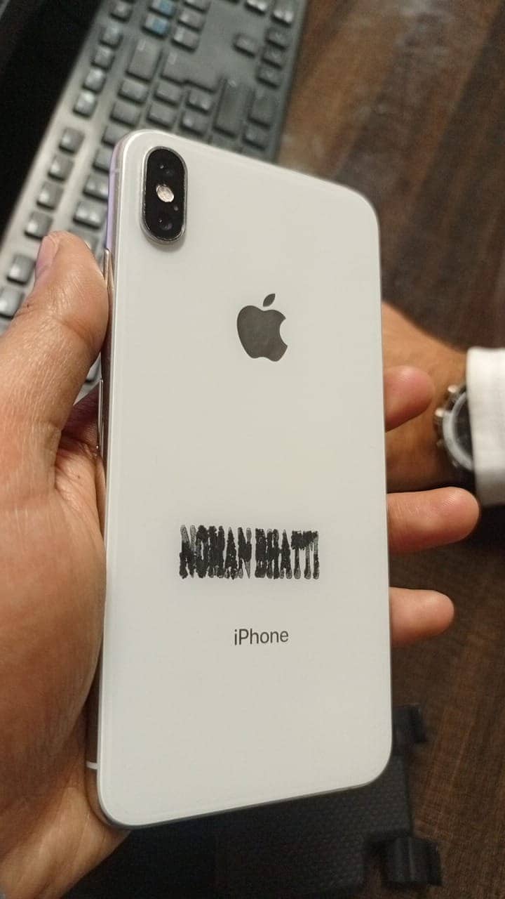 Apple iPhone XSMAX  NON PTA FACTORY UNLOCK EQUAL TO 11 11PRO 6