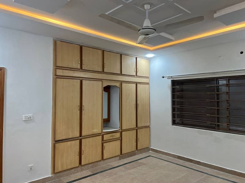 10 marla Upper portion available for Rent G-13/3 Contact:-0347-7163075 4