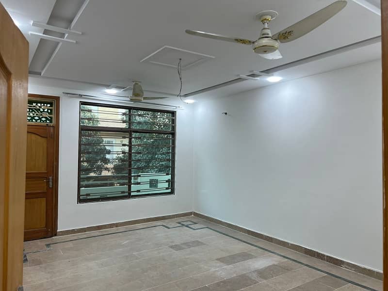 10 marla Upper portion available for Rent G-13/3 Contact:-0347-7163075 5