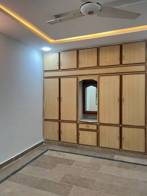 10 marla Upper portion available for Rent G-13/3 Contact:-0347-7163075 8