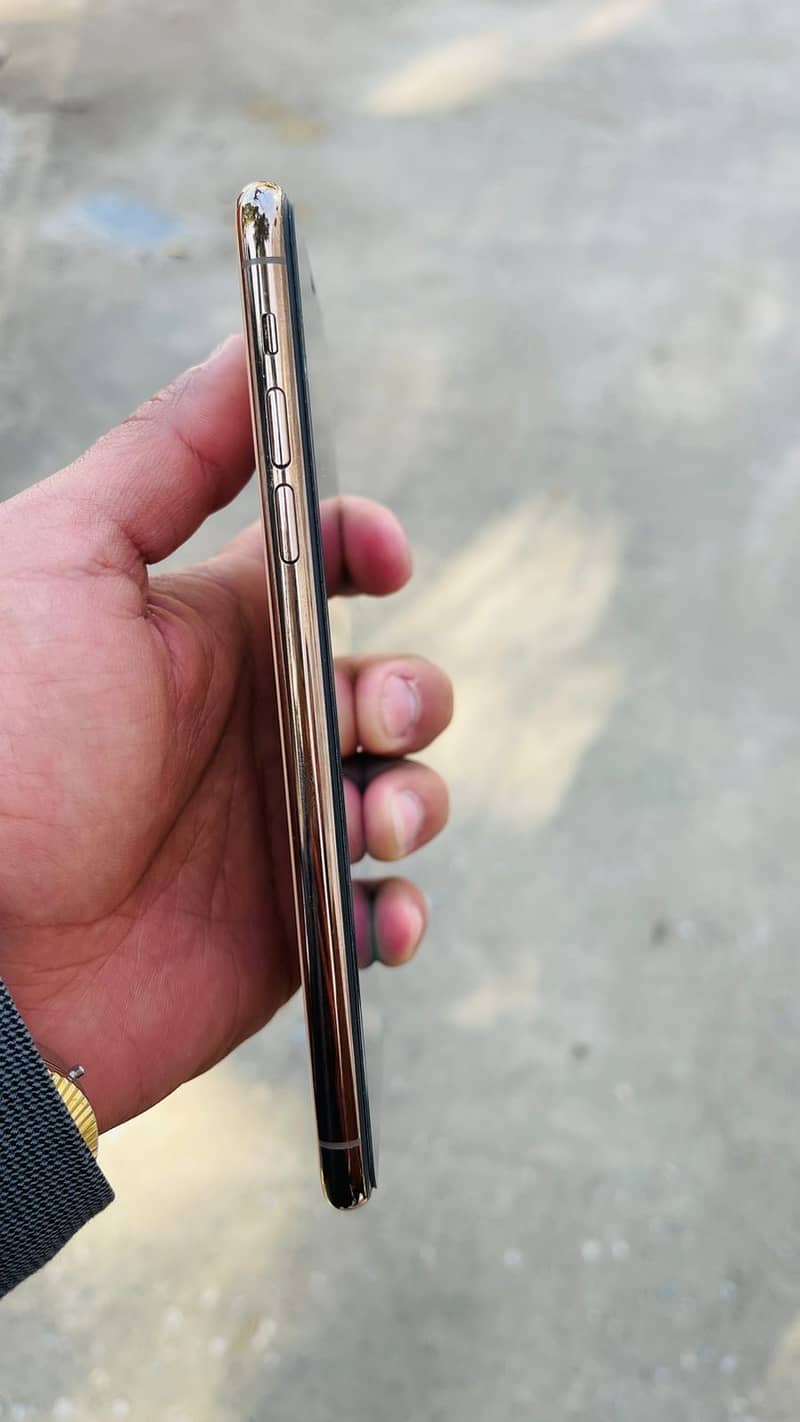 Apple iPhone 11 Pro Max 3