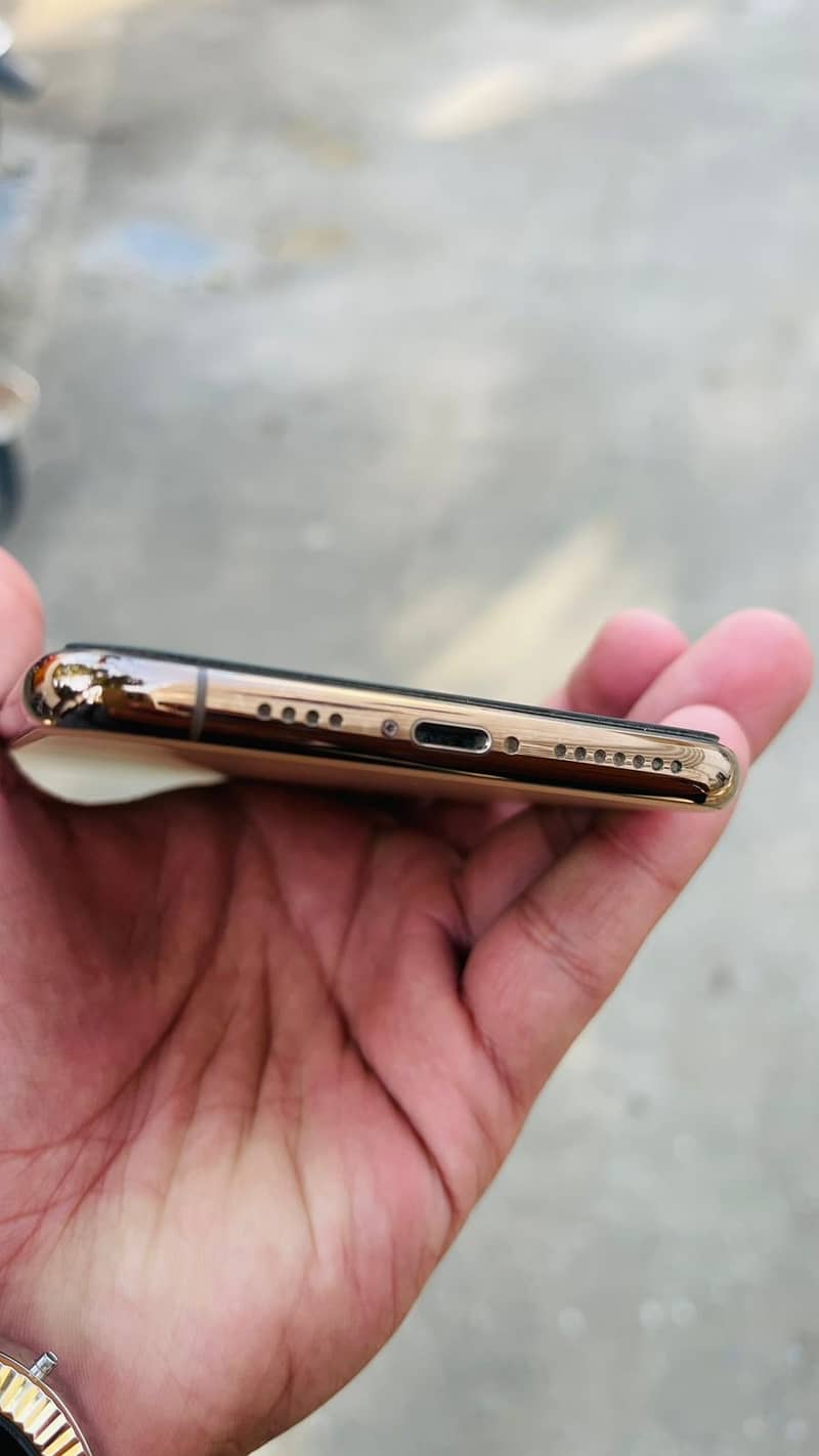 Apple iPhone 11 Pro Max 5