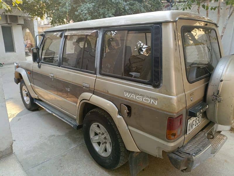 Mitsubishi Pajero Exceed1986 regd 2023. 16