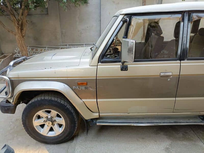 Mitsubishi Pajero Exceed1986 regd 2023. 17