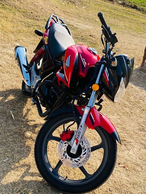 Honda CB 150f 4