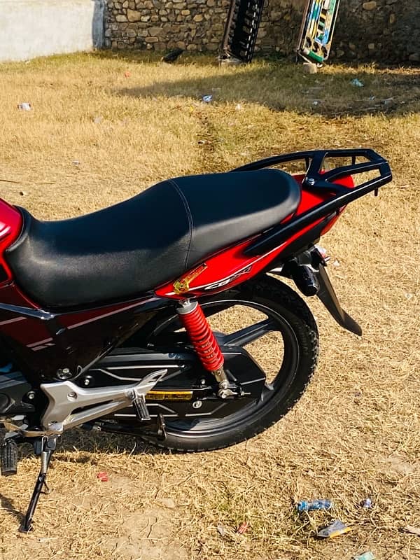 Honda CB 150f 9