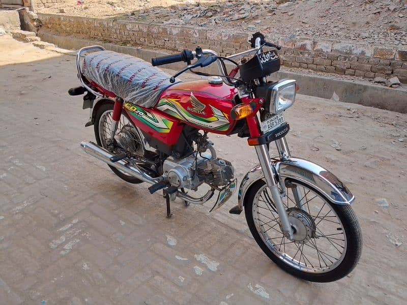 Honda CD 70 motorcycle for sale model 2023 03057210160//03708340134 3