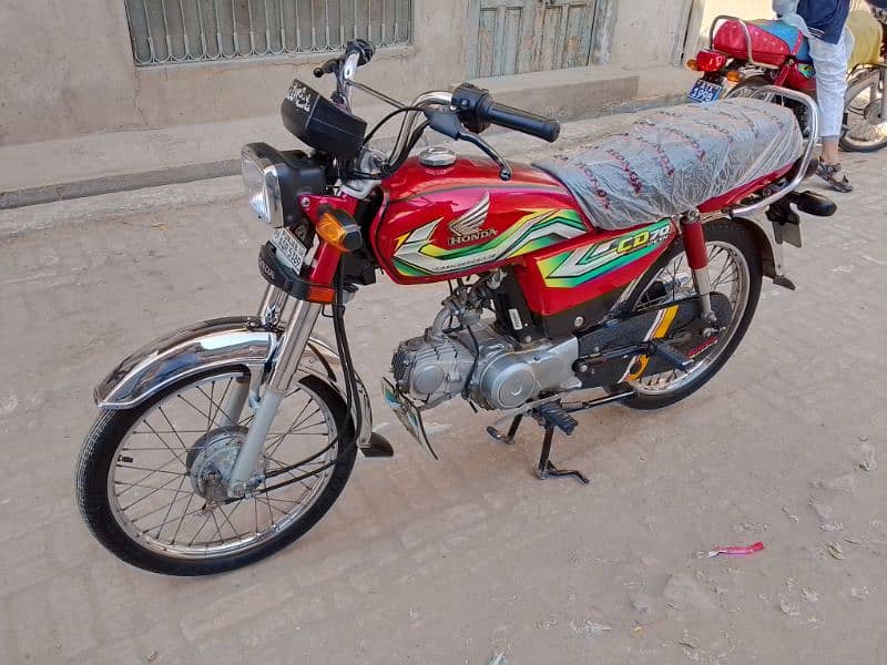 Honda CD 70 motorcycle for sale model 2023 03057210160//03708340134 5