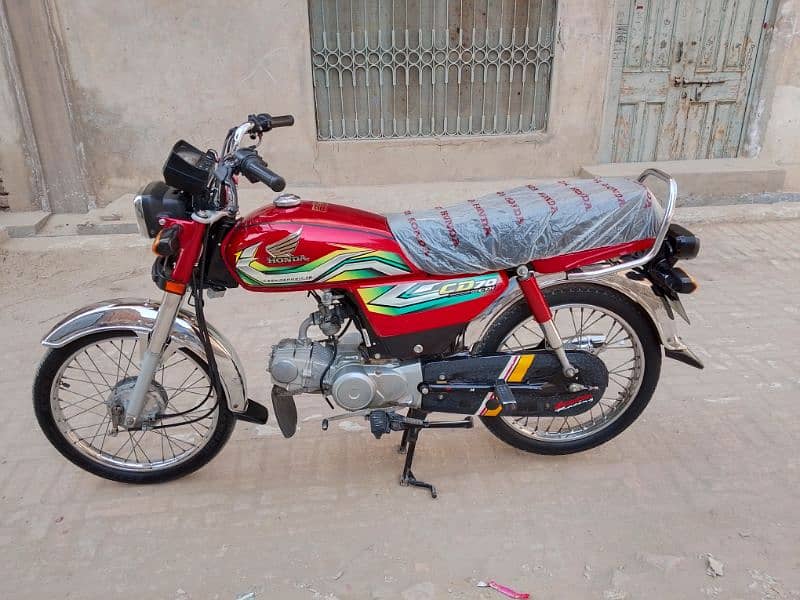 Honda CD 70 motorcycle for sale model 2023 03057210160//03708340134 19