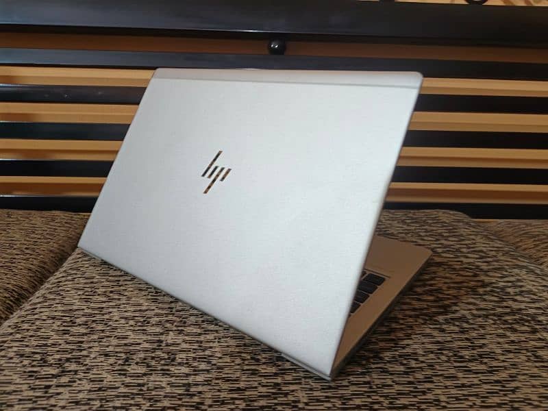 Laptop HP 840 G5 - Touch Screen 6