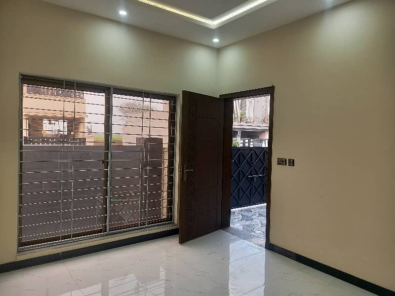 Prime Location House Of 8 Marla Available For sale In Bahria Nasheman - Zinia 9