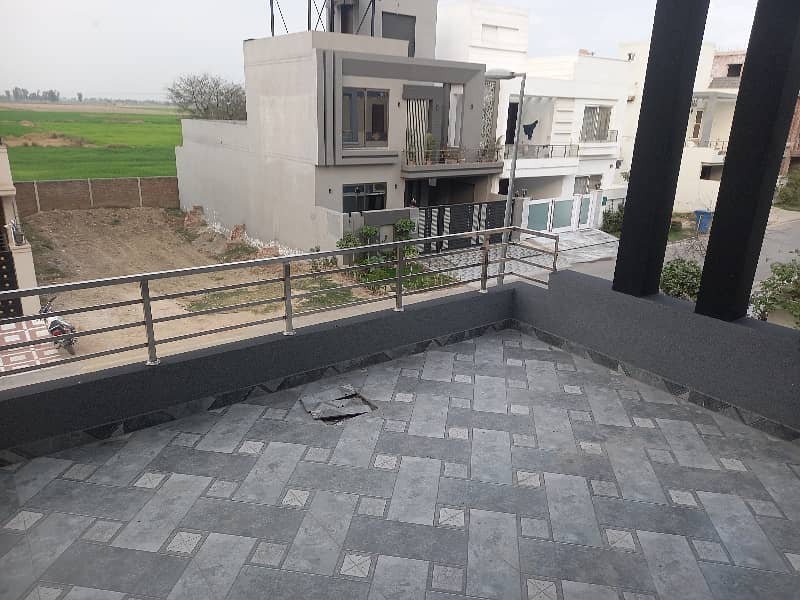 Prime Location House Of 8 Marla Available For sale In Bahria Nasheman - Zinia 20