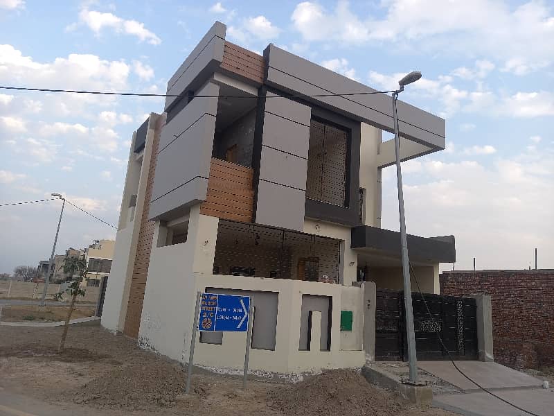 Get A Corner 5 Marla House For sale In Bahria Nasheman - Sunflower 1